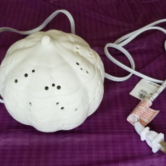 Partylite  Glowing Pumpkin wax melt - Picture 1 of 3